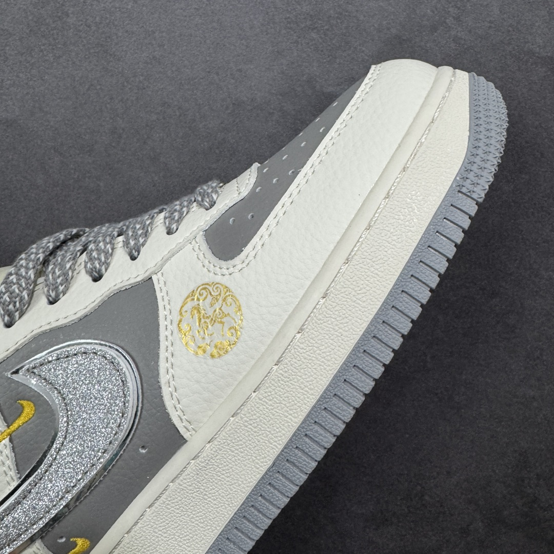 图片[5]-【定制版】Nike Air Force 1 Low 07 马年限定 联名 空军一号低帮板鞋 原楦头原纸板 打造纯正空军版型 专注外贸渠道 全掌内置蜂窝气垫 原盒配件 原厂中底钢印、拉帮完美 货号：QY6878-603 尺码：36-45-选品中心