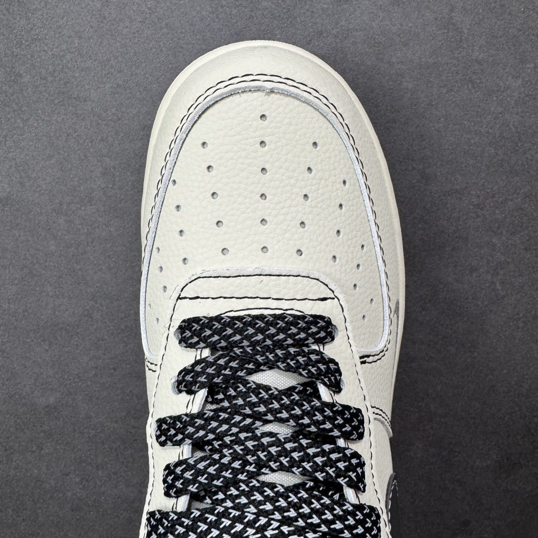 图片[8]-【定制版】Air Force 1 经典AF1纯白鞋型化身潮流画布，小雏菊涂鸦搭配「JUST DO IT」标语瞬间拉满街头腔调！黑白撞色融合做旧纹理设计，金属挂饰更添细节质感，专属编号敲定独一属性。头层牛皮材质兼顾脚感与耐穿度，小众定制款彻底告别撞款，不管是日常出街还是潮流收藏，都是潮人彰显个性的硬核选择！ 货号：XY2025-003 尺码：36 36.5 37.5 38 38.5 39 40 40.5 41 42 42.5 43 44 44.5 45-选品中心