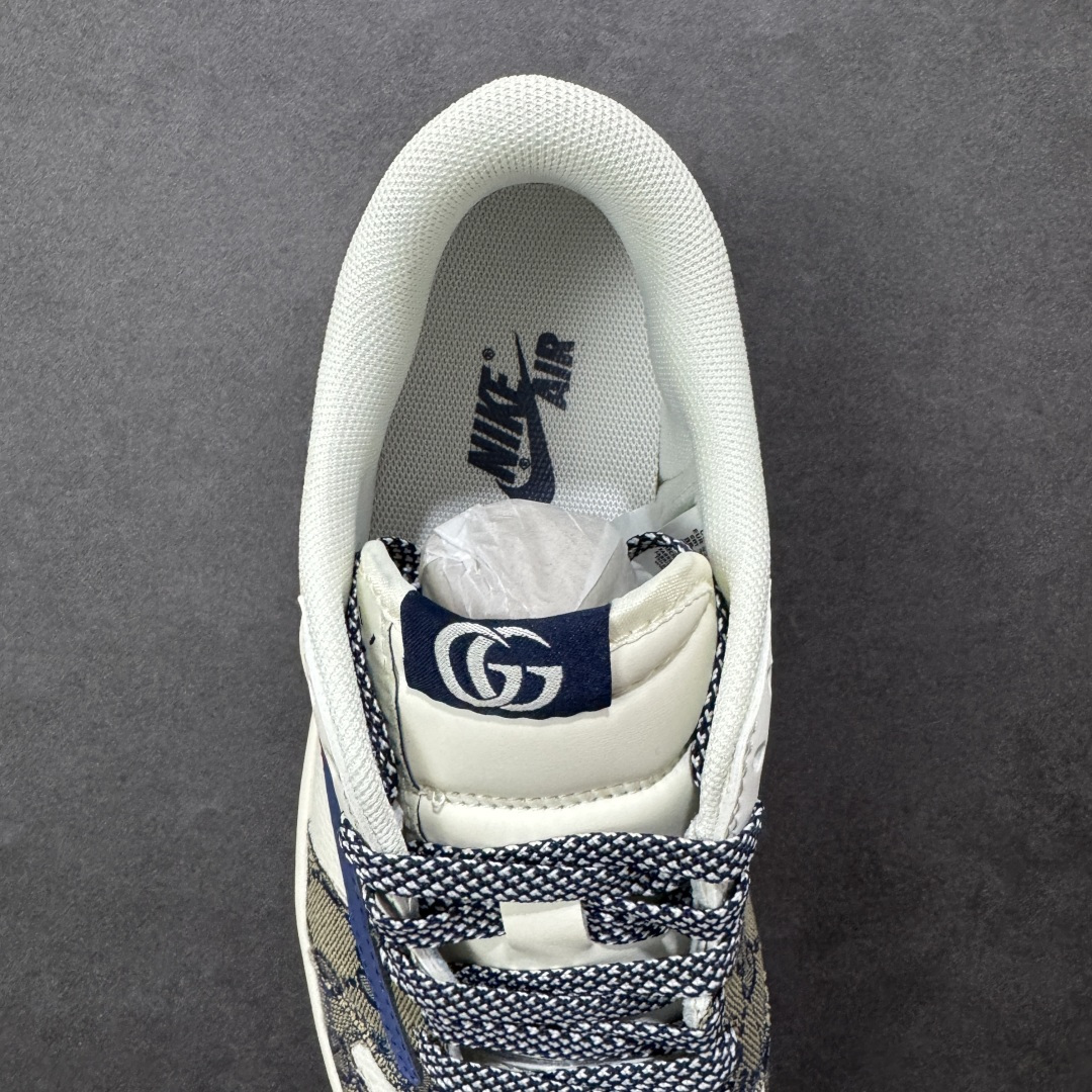 图片[7]-【定制版】Air Jordan 1 经典AJ1低帮鞋型碰撞Gucci老花拼接，复古奢潮风瞬间拉满！鞋身红马涂鸦呼应2026马年主题，红蓝撞色搭配亮眼红绸配饰更具视觉张力，敲定稀缺属性。头层牛皮与老花面料拼接兼顾质感与个性，小众定制款彻底告别撞款，不管是收藏摆柜还是街头炸街，都是潮咖彰显品味的不二之选！ 货号：FF2026-118 尺码：36 36.5 37.5 38 38.5 39 40 40.5 41 42 42.5 43 44 44.5 45 编码：HXSB330340-选品中心