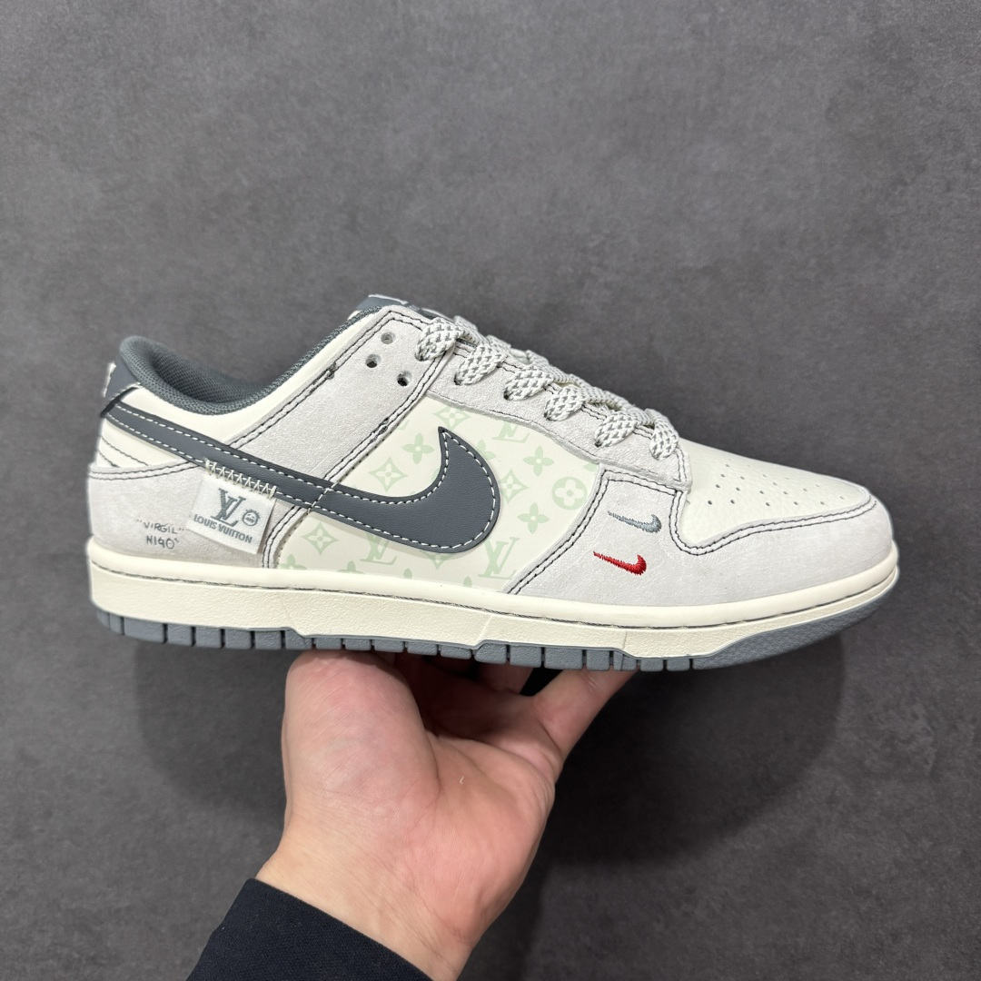 【定制版】Nike SB Dunk Low LV联名款 高端定制 低帮休闲板鞋 #定制鞋盒 大厂纯原品质出货 超高清洁度 皮料切割干净无任何毛边 细节完美 货号:YX5066-391 尺码:36 36.5 37.5 38 38.5 39 40 40.5 41 42 42.5 43 44 44.5 45-选品中心
