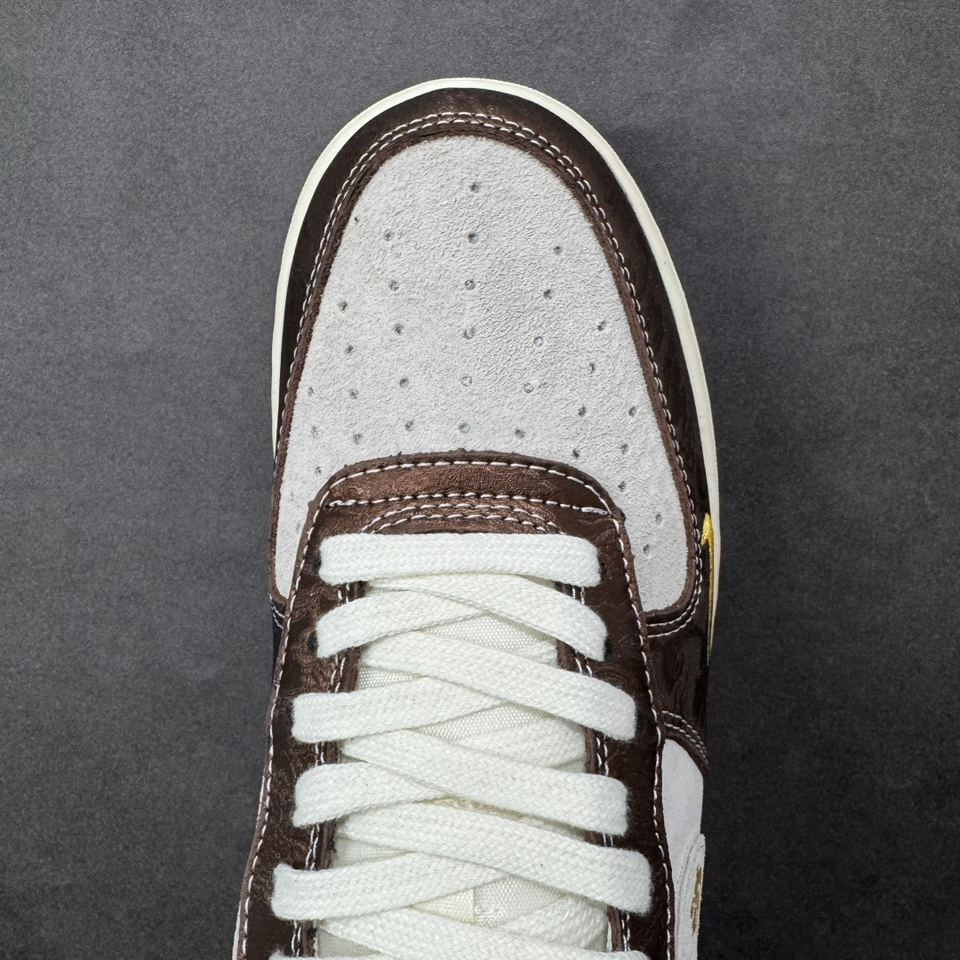 图片[8]-【定制版】Nike SB Dunk Low“ 马年限定——白棕中国风” 高端定制 低帮休闲板鞋 定制鞋盒 大厂纯原品质出货 超高清洁度 皮料切割干净无任何毛边 细节完美 货号：KD1688-005 尺码：36 36.5 37.5 38 38.5 39 40 40.5 41 42 42.5 43 44 44.5 45 编码：HXSB310320-选品中心