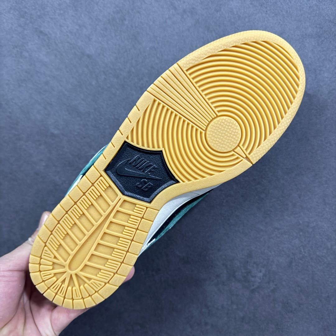 图片[9]-【YC纯原】Nike SB Dunk Low 麂皮灰绿生胶 SB低帮休闲板鞋 HF3704-001  #大厂纯原品质出货 清洁度 电绣工艺 皮料切割干净无任何毛边 细节完美  尺码：40 40.5 41 42 42.5 43 44 44.5 45 46 编码：HXSB310320-选品中心