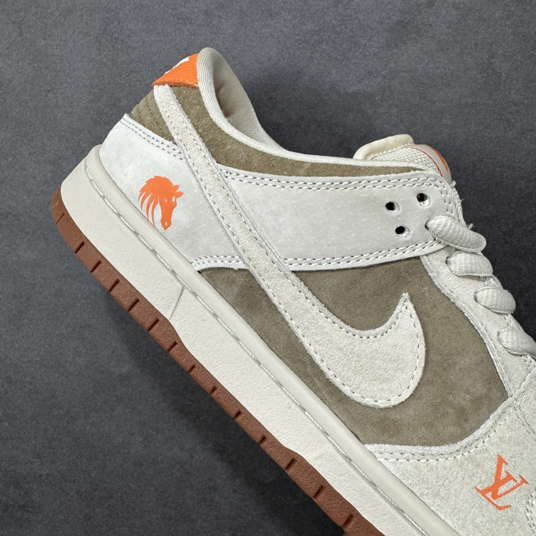 图片[6]-【定制版】Nike SB Dunk Low“马年限定——米灰褐橙” 高端定制 低帮休闲板鞋 定制鞋盒 大厂纯原品质出货 超高清洁度 皮料切割干净无任何毛边 细节完美 货号：AJ6817-001 尺码：36 36.5 37.5 38 38.5 39 40 40.5 41 42 42.5 43 44 44.5 45-选品中心