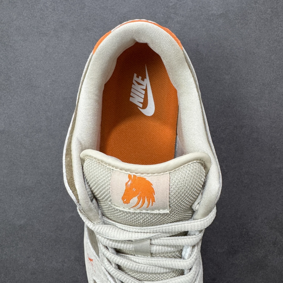 图片[7]-【定制版】Nike SB Dunk Low“马年限定——米灰褐橙” 高端定制 低帮休闲板鞋 定制鞋盒 大厂纯原品质出货 超高清洁度 皮料切割干净无任何毛边 细节完美 货号：AJ6817-001 尺码：36 36.5 37.5 38 38.5 39 40 40.5 41 42 42.5 43 44 44.5 45-选品中心
