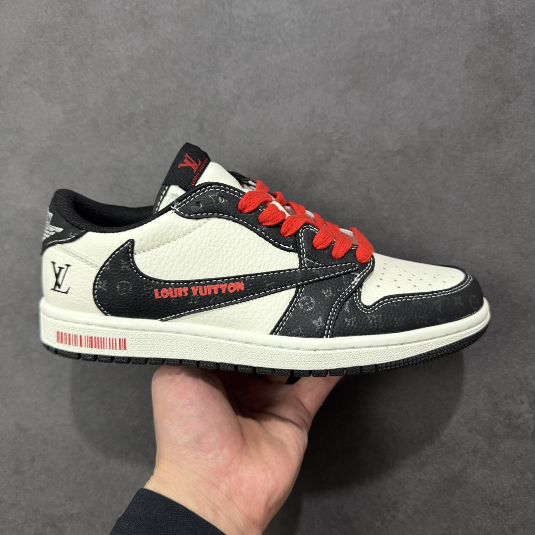 【定制版】Travis Scott x Fragment Design x Jordan Air Jordan 1 Low OG SP “路易威登联名------白黑压纹” LV立体压花 高端定制 倒钩三方联名低帮篮球鞋 #定制鞋盒 大厂纯原品质出货 超高清洁度 皮料切割干净无任何毛边 细节完美 货号:DZ2688-008 尺码: 36 36.5 37.5 38 38.5 39 40 40.5 41 42 42.5 43 44 44.5 45-选品中心