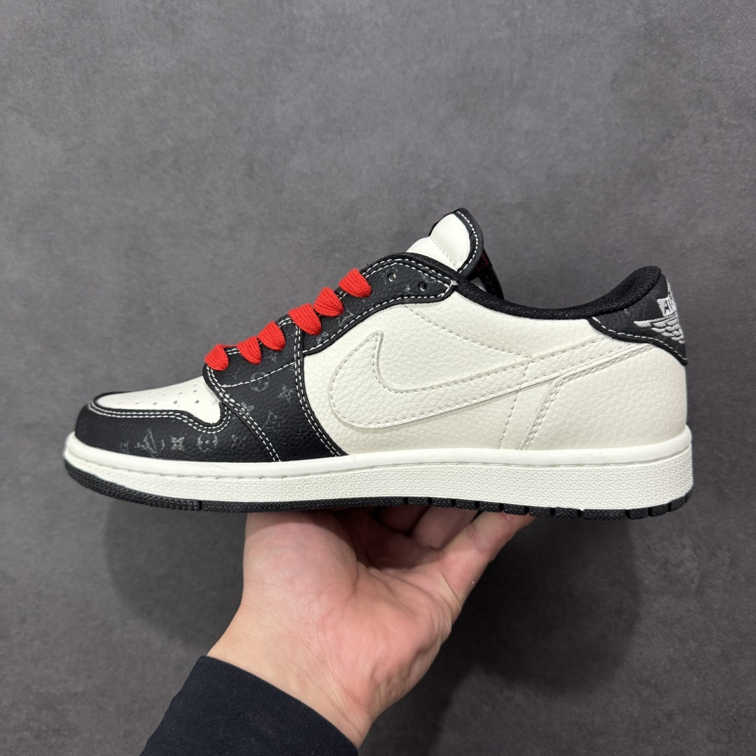 图片[2]-【定制版】Travis Scott x Fragment Design x Jordan Air Jordan 1 Low OG SP “路易威登联名——白黑压纹” LV立体压花 高端定制 倒钩三方联名低帮篮球鞋 #定制鞋盒 大厂纯原品质出货 超高清洁度 皮料切割干净无任何毛边 细节完美 货号：DZ2688-008 尺码： 36 36.5 37.5 38 38.5 39 40 40.5 41 42 42.5 43 44 44.5 45-选品中心