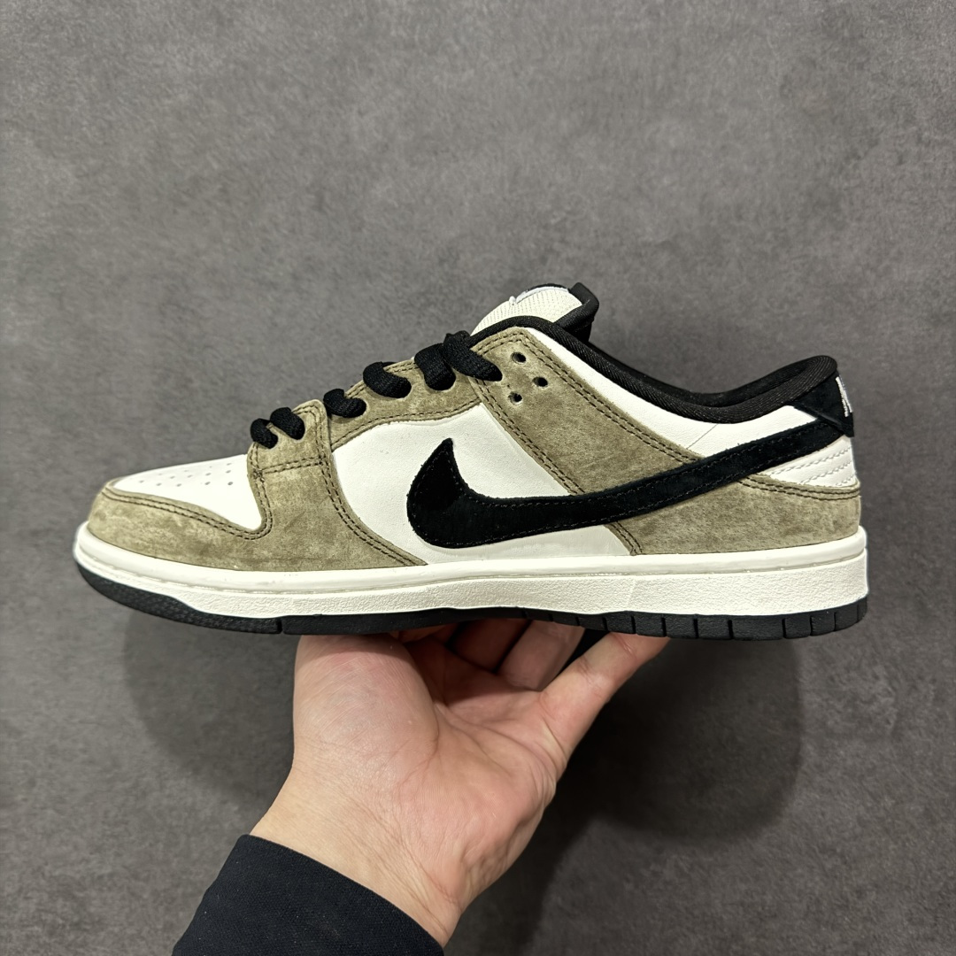 图片[2]-【定制版】Nike SB Dunk Low 马年限定 白黑褐 高端定制 低帮休闲板鞋 #定制鞋盒 大厂纯原品质出货 超高清洁度 皮料切割干净无任何毛边 细节完美 货号：AJ6817-002 尺码：36 36.5 37.5 38 38.5 39 40 40.5 41 42 42.5 43 44 44.5 45-选品中心