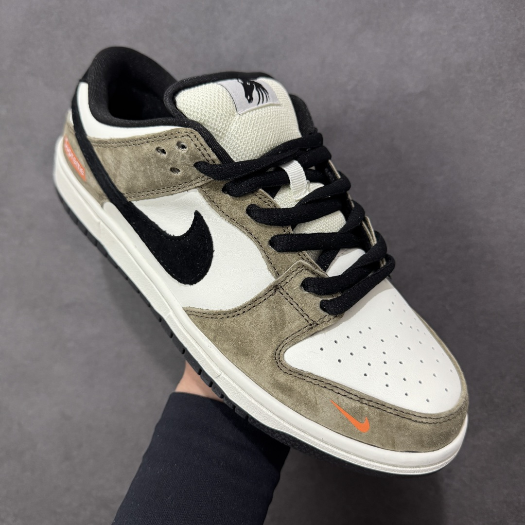 图片[3]-【定制版】Nike SB Dunk Low 马年限定 白黑褐 高端定制 低帮休闲板鞋 #定制鞋盒 大厂纯原品质出货 超高清洁度 皮料切割干净无任何毛边 细节完美 货号：AJ6817-002 尺码：36 36.5 37.5 38 38.5 39 40 40.5 41 42 42.5 43 44 44.5 45-选品中心
