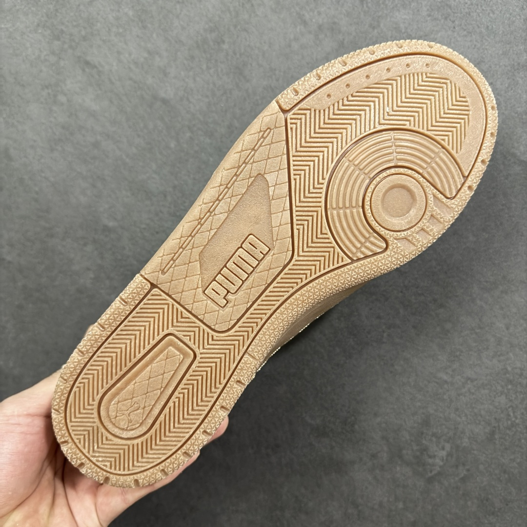 图片[9]-【公司级】PUMA彪马 CA Match Court 休闲经典简约复古 低帮板鞋 设计灵感源自90及00一代的滑板运动文化 简约又不失设计巧思的帅气风格让它轻松驾驭日常休闲或滑板场合 运动兼具匠心 细节彰显品质 衬垫边缘以提供支撑和灵活性 强化鞋头以承受持续的磨损 耐磨性强 稳定性高 抓地更牢 不易打滑 货号：308621-09 尺码：36 37 38 39 40 41 42 43 44 45-选品中心