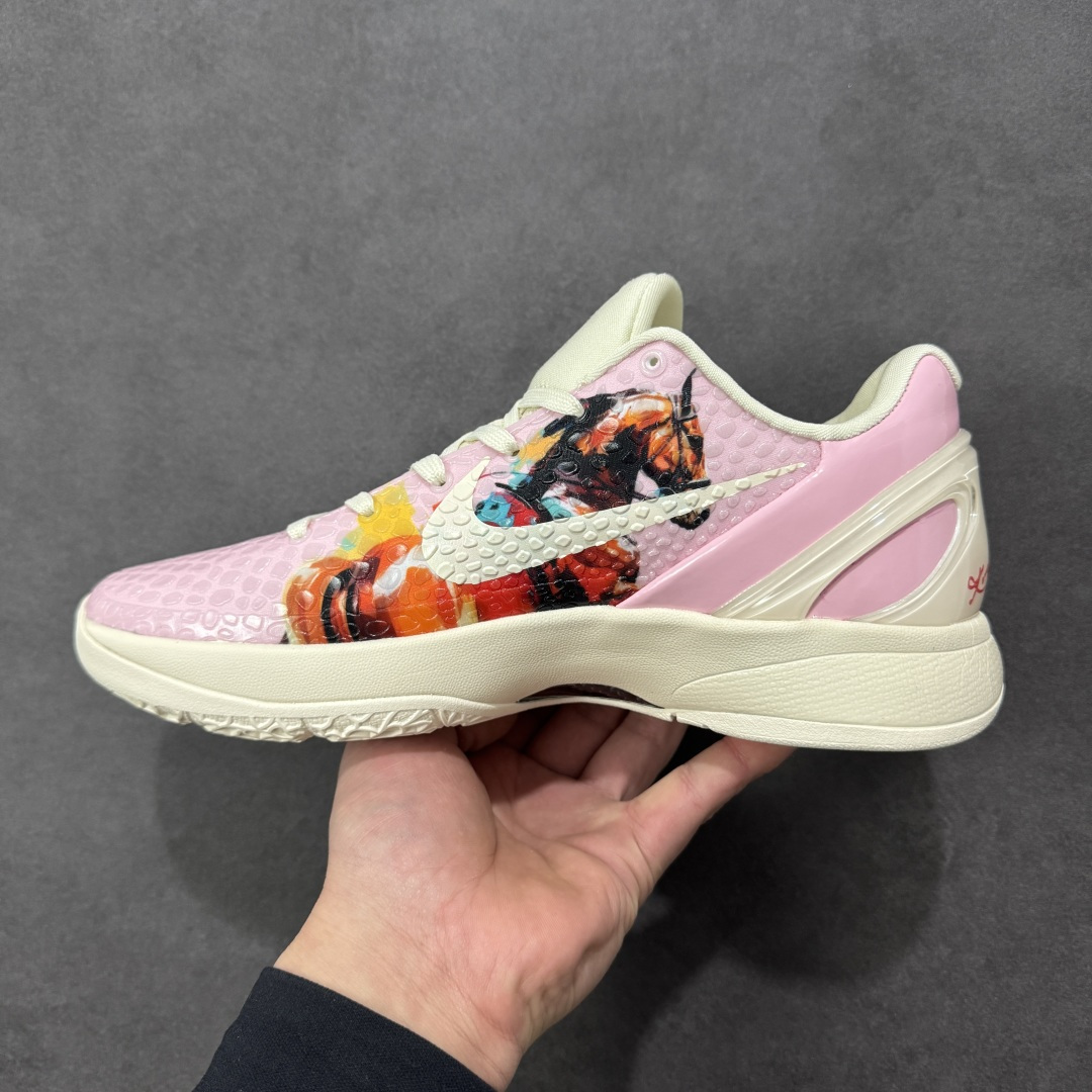 图片[2]-【定制版】Nike Zoom Kobe VI 马年限定 CNY新年款 耐克 科比6代系列 低帮复刻实战运动低帮文化篮球鞋 纯原版本 鞋头和鞋舌采用透气运动网布制成 采用更为挺拔的鞋口设计 为脚踝带来更佳的包裹与支撑感 侧面独特波纹纹理细节 打破了单调 赋予鞋子灵动与活力的视觉体验 货号： CW2190-018 尺码：38-46带半码-选品中心