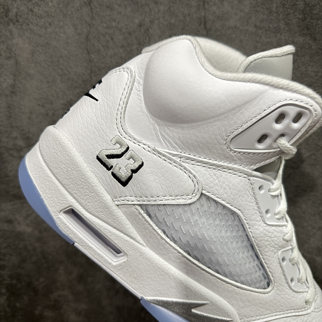 图片[7]-【PK纯原】Air Jordan 5 Retro \”White Metallic\” AJ5 乔5白银 HQ7978-103 国内一线大厂出品 匠心打造 原厂皮料原厂数据 全新纸板 模具打造 外贸 平台高端零售专供品质 品质毋庸置疑 一眼正品既视感 细节均已解码 尺码：40 40.5 41 42 42.5 43 44 44.5 45 46 47.5-选品中心