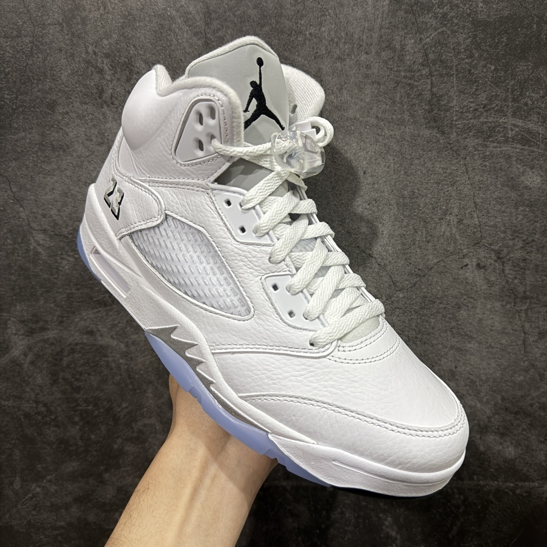 图片[3]-【PK纯原】Air Jordan 5 Retro \”White Metallic\” AJ5 乔5白银 HQ7978-103 国内一线大厂出品 匠心打造 原厂皮料原厂数据 全新纸板 模具打造 外贸 平台高端零售专供品质 品质毋庸置疑 一眼正品既视感 细节均已解码 尺码：40 40.5 41 42 42.5 43 44 44.5 45 46 47.5-选品中心