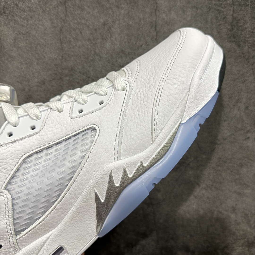 图片[6]-【PK纯原】Air Jordan 5 Retro \”White Metallic\” AJ5 乔5白银 HQ7978-103 国内一线大厂出品 匠心打造 原厂皮料原厂数据 全新纸板 模具打造 外贸 平台高端零售专供品质 品质毋庸置疑 一眼正品既视感 细节均已解码 尺码：40 40.5 41 42 42.5 43 44 44.5 45 46 47.5-选品中心