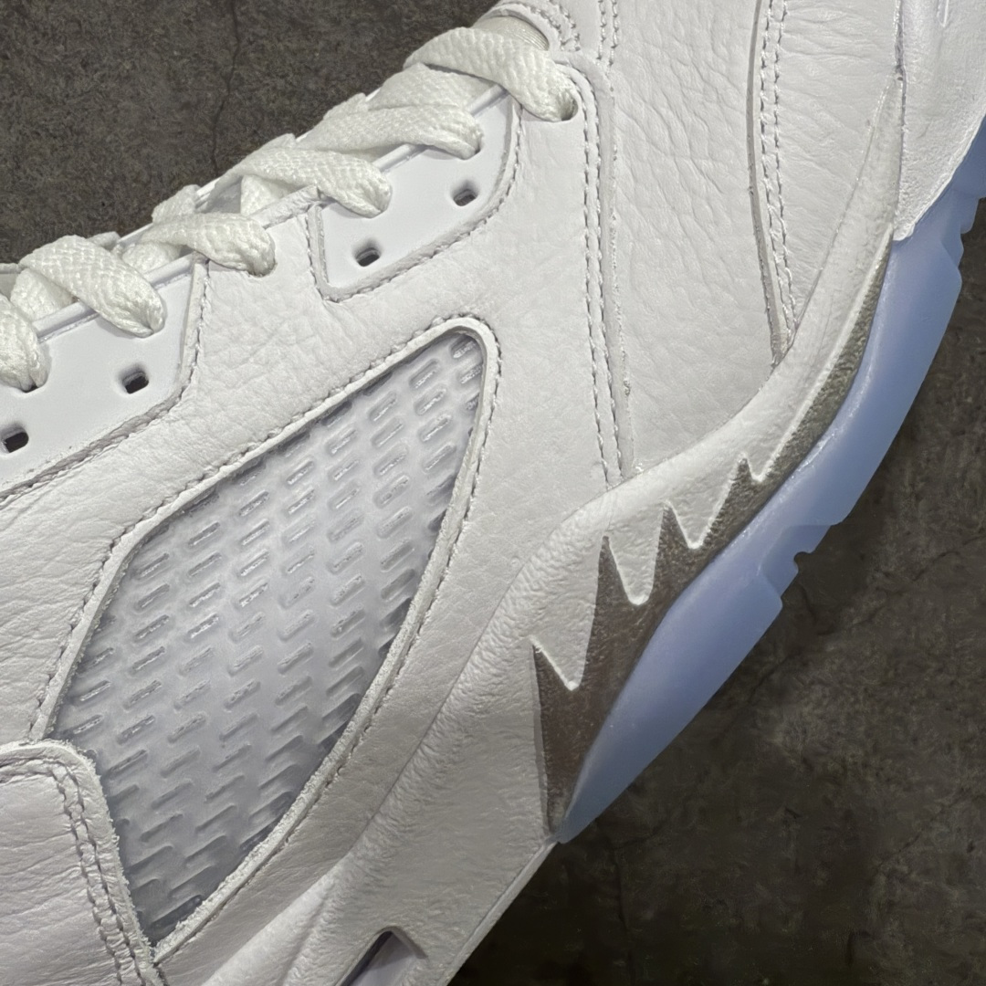 图片[4]-【PK纯原】Air Jordan 5 Retro \”White Metallic\” AJ5 乔5白银 HQ7978-103 国内一线大厂出品 匠心打造 原厂皮料原厂数据 全新纸板 模具打造 外贸 平台高端零售专供品质 品质毋庸置疑 一眼正品既视感 细节均已解码 尺码：40 40.5 41 42 42.5 43 44 44.5 45 46 47.5-选品中心