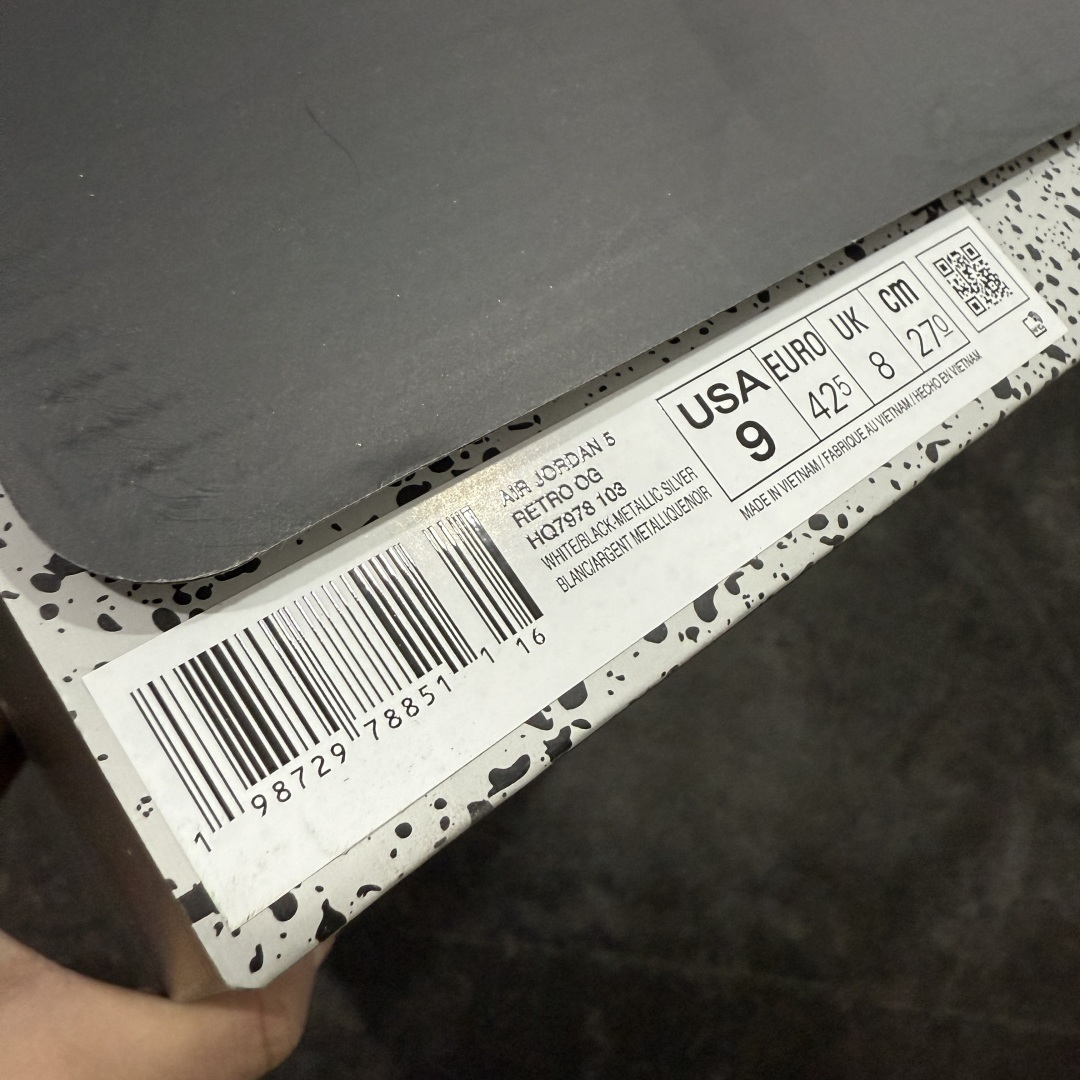 图片[9]-【PK纯原】Air Jordan 5 Retro \”White Metallic\” AJ5 乔5白银 HQ7978-103 国内一线大厂出品 匠心打造 原厂皮料原厂数据 全新纸板 模具打造 外贸 平台高端零售专供品质 品质毋庸置疑 一眼正品既视感 细节均已解码 尺码：40 40.5 41 42 42.5 43 44 44.5 45 46 47.5-选品中心
