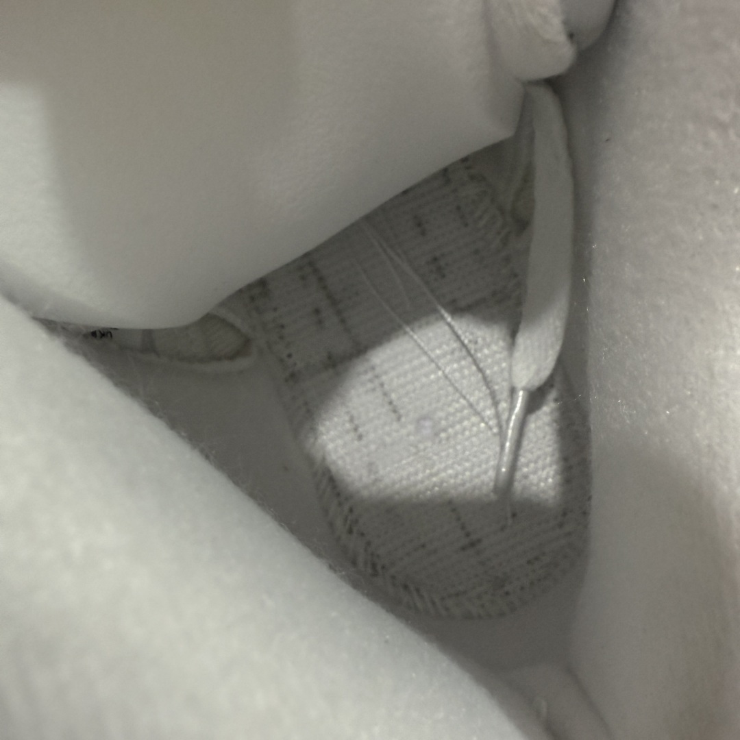 图片[8]-【PK纯原】Air Jordan 5 Retro \”White Metallic\” AJ5 乔5白银 HQ7978-103 国内一线大厂出品 匠心打造 原厂皮料原厂数据 全新纸板 模具打造 外贸 平台高端零售专供品质 品质毋庸置疑 一眼正品既视感 细节均已解码 尺码：40 40.5 41 42 42.5 43 44 44.5 45 46 47.5-选品中心