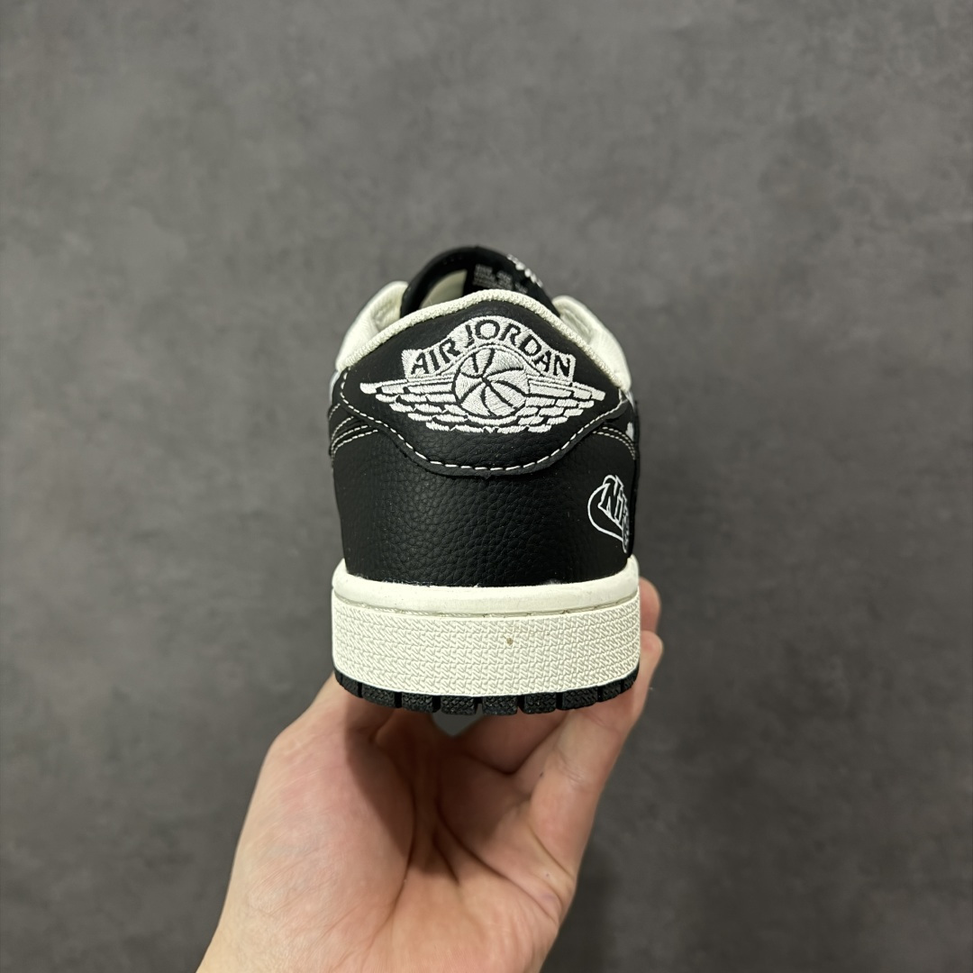 图片[4]-【定制版】高端定制 Travis Scott x Fragment Design x Jordan Air Jordan 1 Low OG SP “Nike联名——黑白小邹菊” 高端定制 倒钩三方联名低帮篮球鞋 #定制鞋盒 大厂纯原品质出货 超高清洁度 皮料切割干净无任何毛边 细节完美 货号：DZ2688-011 尺码：36 36.5 37.5 38 38.5 39 40 40.5 41 42 42.5 43 44 44.5 45 编码：HXSB330340-选品中心