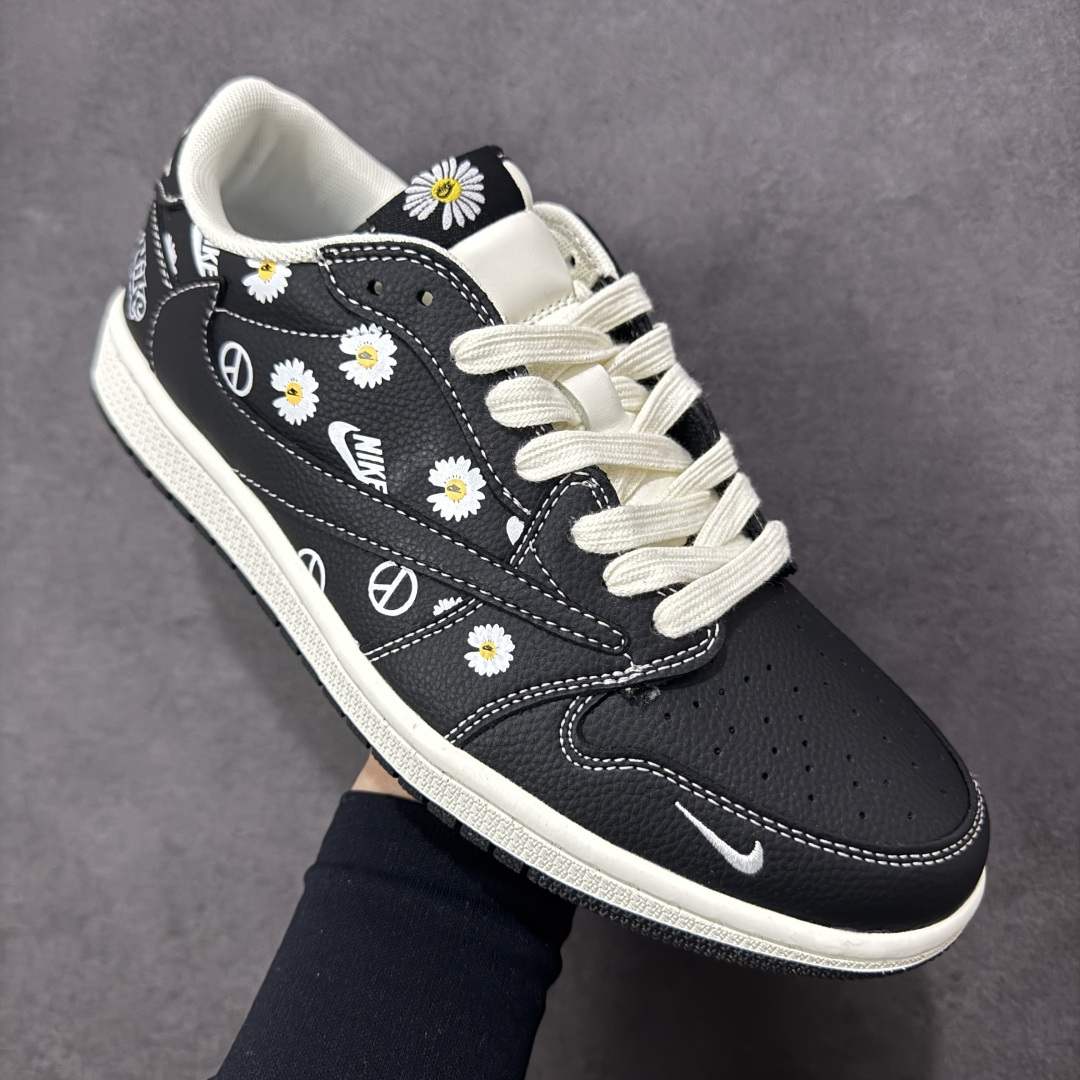 图片[3]-【定制版】高端定制 Travis Scott x Fragment Design x Jordan Air Jordan 1 Low OG SP “Nike联名——黑白小邹菊” 高端定制 倒钩三方联名低帮篮球鞋 #定制鞋盒 大厂纯原品质出货 超高清洁度 皮料切割干净无任何毛边 细节完美 货号：DZ2688-011 尺码：36 36.5 37.5 38 38.5 39 40 40.5 41 42 42.5 43 44 44.5 45 编码：HXSB330340-选品中心