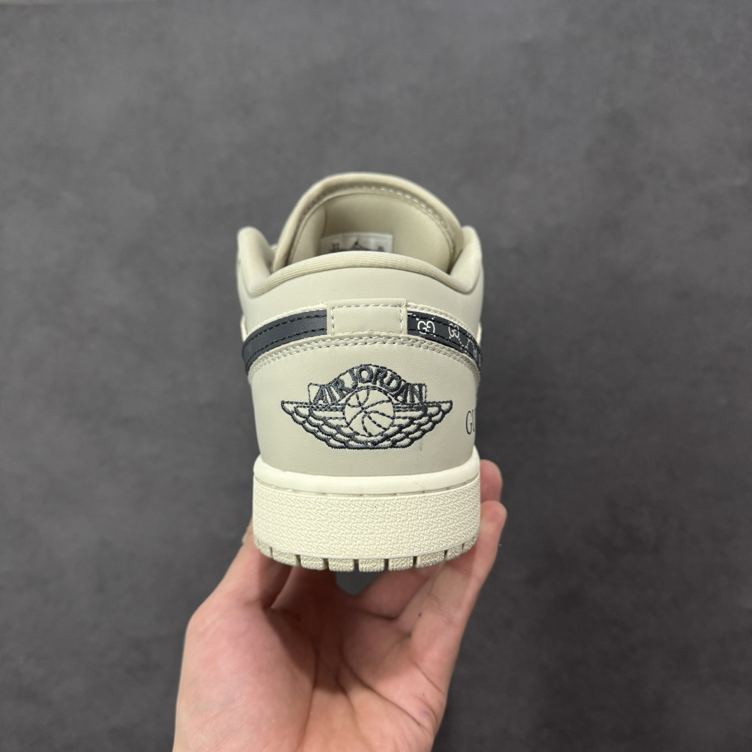 图片[4]-【定制版】Nike Air Jordan 1 Low 定制配色 古驰联名定制AJ联名-高端定制 低帮复古文化板鞋 #定制鞋盒 大厂纯原品质出货 超高清洁度 皮料切割干净无任何毛边 细节完美 货号：QJ1988-006 尺码：36 36.5 37.5 38 38.5 39 40 40.5 41 42 42.5 43 44 45 编码：HXSB330340-选品中心