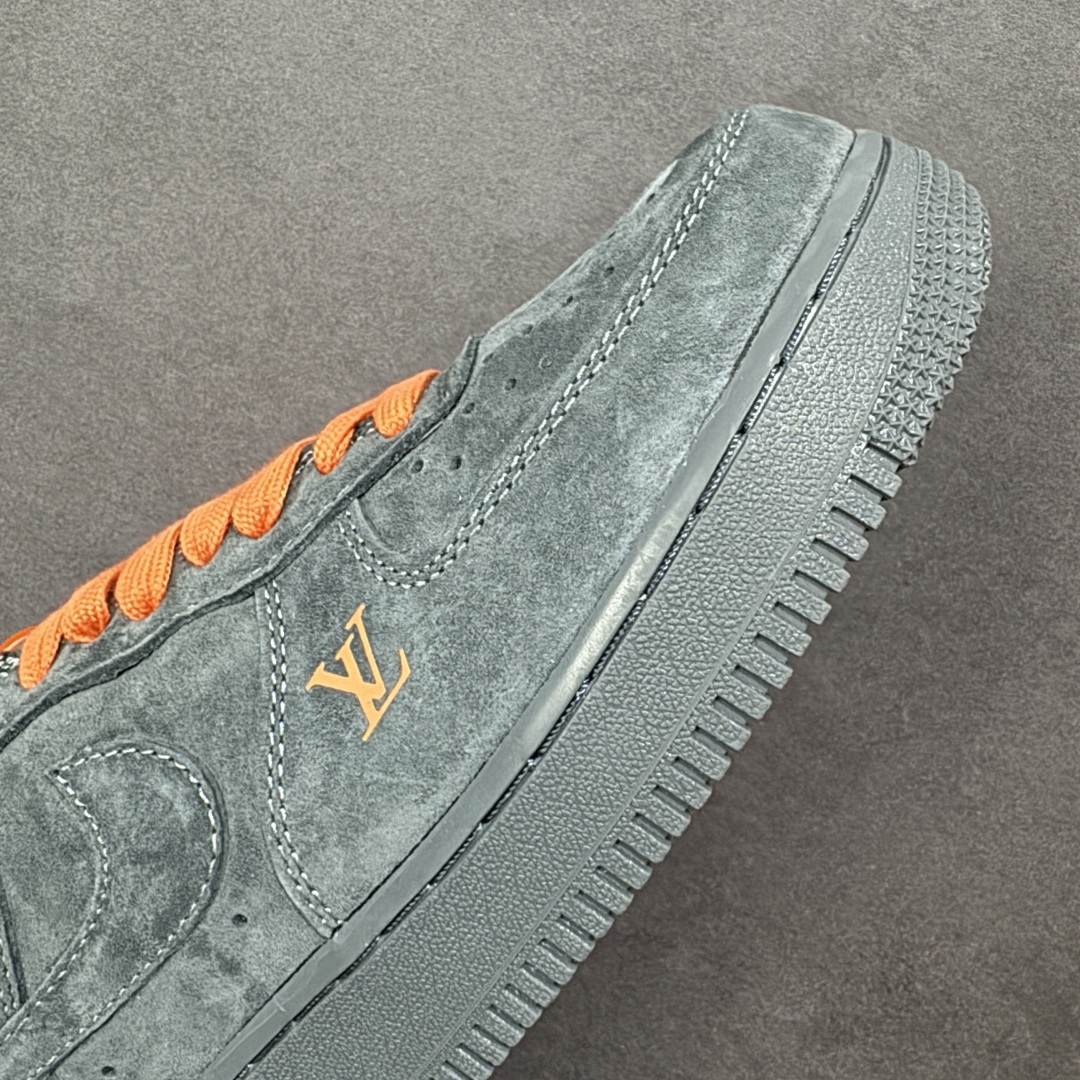 图片[5]-【定制版】NIke Air Force 1 \’07 Low “马年限定–岩灰缀橙” 空军一号低帮 运动鞋 休闲鞋 头层皮 折边针车 工艺难度大 原楦头原纸板 高端定制鞋盒 原厂鞋底 超高清洁度 细节完美 货号：FV3694-105 尺码：36 36.5 37.5 38 38.5 39 40 40.5 41 42 42.5 43 44 44.5 45 编码：HXSB310320-选品中心