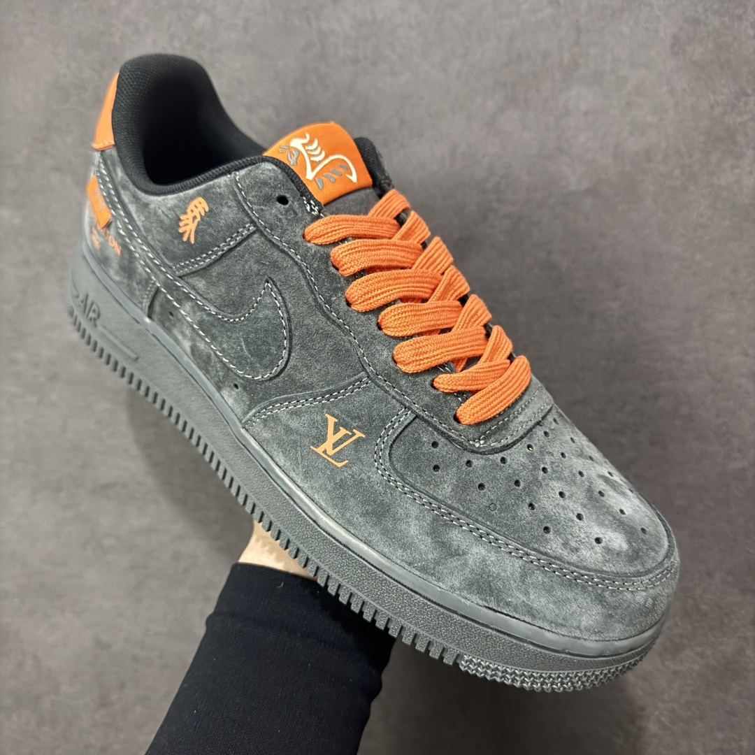 图片[3]-【定制版】NIke Air Force 1 \’07 Low “马年限定–岩灰缀橙” 空军一号低帮 运动鞋 休闲鞋 头层皮 折边针车 工艺难度大 原楦头原纸板 高端定制鞋盒 原厂鞋底 超高清洁度 细节完美 货号：FV3694-105 尺码：36 36.5 37.5 38 38.5 39 40 40.5 41 42 42.5 43 44 44.5 45 编码：HXSB310320-选品中心