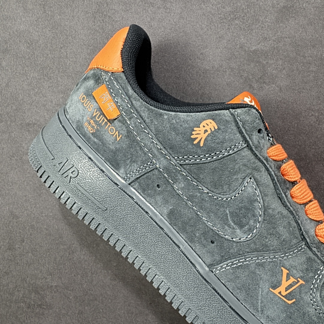 图片[6]-【定制版】NIke Air Force 1 \’07 Low “马年限定–岩灰缀橙” 空军一号低帮 运动鞋 休闲鞋 头层皮 折边针车 工艺难度大 原楦头原纸板 高端定制鞋盒 原厂鞋底 超高清洁度 细节完美 货号：FV3694-105 尺码：36 36.5 37.5 38 38.5 39 40 40.5 41 42 42.5 43 44 44.5 45 编码：HXSB310320-选品中心