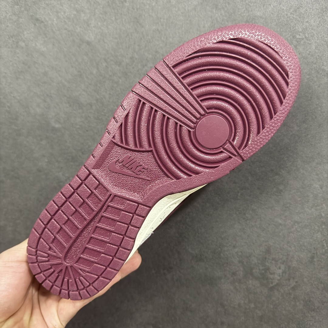 图片[9]-【定制版】Nike SB Dunk Low 古驰联名 灰白拼酒红 高端定制 低帮休闲板鞋 #定制鞋盒 大厂纯原品质出货 超高清洁度 皮料切割干净无任何毛边 细节完美 货号：DN3168-012 尺码：36 36.5 37.5 38 38.5 39 40 40.5 41 42 42.5 43 44 44.5 45-选品中心