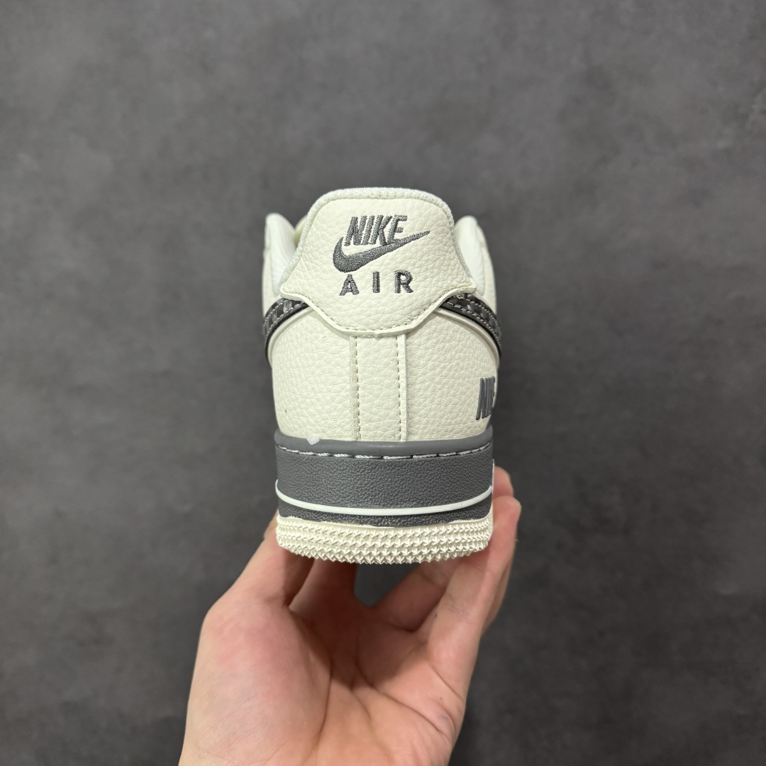 图片[4]-【定制版】Nike Air Force 1\’07 Low 米白拼深灰 空军一号低帮休闲板鞋  #原楦头原纸板 高端定制鞋盒 原厂鞋底 超高清洁度 细节完美 货号：SM6668-107  尺码：36 36.5 37.5 38 38.5 39 40 40.5 41 42 42.5 43 44 44.5 45-选品中心