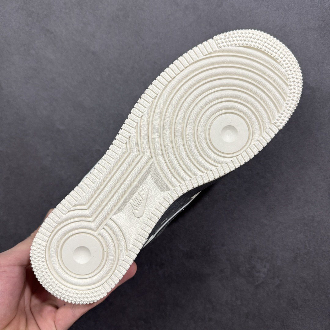 图片[9]-【定制版】Nike Air Force 1\’07 Low 米白拼深灰 空军一号低帮休闲板鞋  #原楦头原纸板 高端定制鞋盒 原厂鞋底 超高清洁度 细节完美 货号：SM6668-107  尺码：36 36.5 37.5 38 38.5 39 40 40.5 41 42 42.5 43 44 44.5 45-选品中心