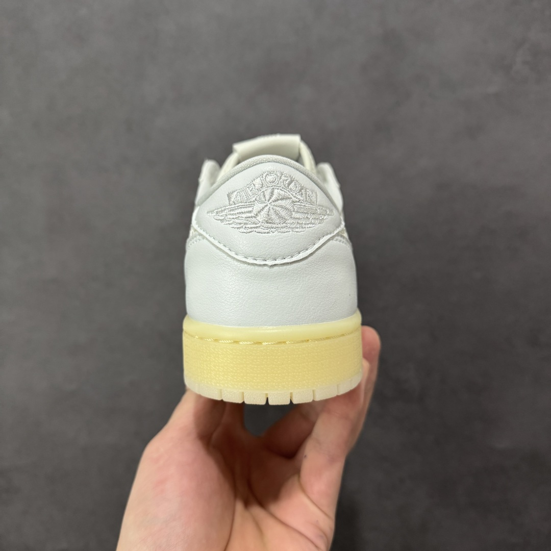 图片[4]-【H11版本】耐克Nike Air Jordan 1 AJ1经典复古经典低帮百搭文化篮球鞋”Floral Swoosh“ AJ1 乔1花朵刺绣 IF4391-100 公司级真标半码制#原档案原数据开发版型#采用荔枝纹头层皮革鞋面材质#原厂立体填充鞋舌海绵#中底注胶孔及缜密中底拉帮工艺#原数据开发模具大底 尺码：35.5 36 36.5 37.5 38 38.5 39 40 40.5 41 42 42.5 43 44 44.5 45 46 47.5 编码：H11B250260-选品中心