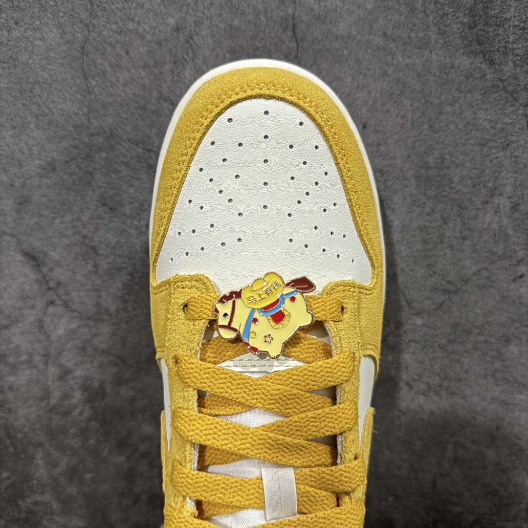 图片[5]-【CS纯原版】DUNK 官方新版双勾 马年限定🔥金勾白绿 马上发财❗️马上有钱❗️ 纯原大厂出品 顶级版本👏 原装头层材料 独家版型蒸餾加工 帶來的是更好的视觉和脚感体验 大厂纯原品质出货 清洁度 电绣工艺 皮料切割干净无任何毛边 细节完美 货号：IB4417-101 尺码：36 36.5 37.5 38 38.5 39 40 40.5 41 42 42.5 43 44 44.5 45 46-选品中心