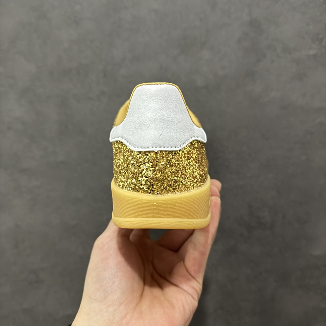 图片[4]-【公司级】Adidas originals Gazelle Indoor GL复古单品 自1960年代发售以来，“GAZELLE”系列凭借其古典复古魅力，一直备受喜爱。如今，该系列以最新潮流的“运动&少女”穿搭造型亮相，展示了其作为时尚单品的独特魅力。其设计注重脚的舒适度和时尚感，吸引了众多消费者的目光 货号：JR1266 尺码：35.5 36 36.5 37 38 38.5 39 40 40.5 41 42 42.5 43 44 45-选品中心