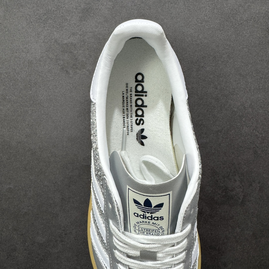图片[7]-【公司级】Adidas originals Gazelle Indoor GL复古单品 自1960年代发售以来，“GAZELLE”系列凭借其古典复古魅力，一直备受喜爱。如今，该系列以最新潮流的“运动&少女”穿搭造型亮相，展示了其作为时尚单品的独特魅力。其设计注重脚的舒适度和时尚感，吸引了众多消费者的目光 货号：JR1288 尺码：35.5 36 36.5 37 38 38.5 39 40 40.5 41 42 42.5 43 44 45-选品中心