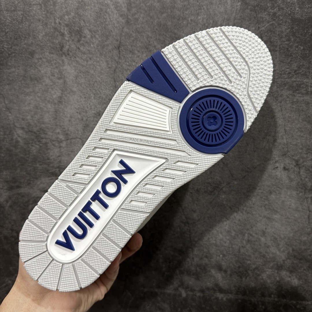 图片[9]-【天花板/Goat版】 市场最强版 没有之一的存在💪🏻 Louis Vuitton LV Trainer 系列全新版上架 手里有正品的可以对比下🆚懂货的看细节‼️ 此版品质是市场从未达到的新高度！ 整体版型 皮料 牛仔布的色差 压花纹路清晰度 后跟版型等等 都可以自行对比[机智]吊打市场所有货，怒甩十条街的那种，直接来正品对比图🆚，欢迎拿市场各大工厂的货来对比！ 尺码：35-45码-选品中心