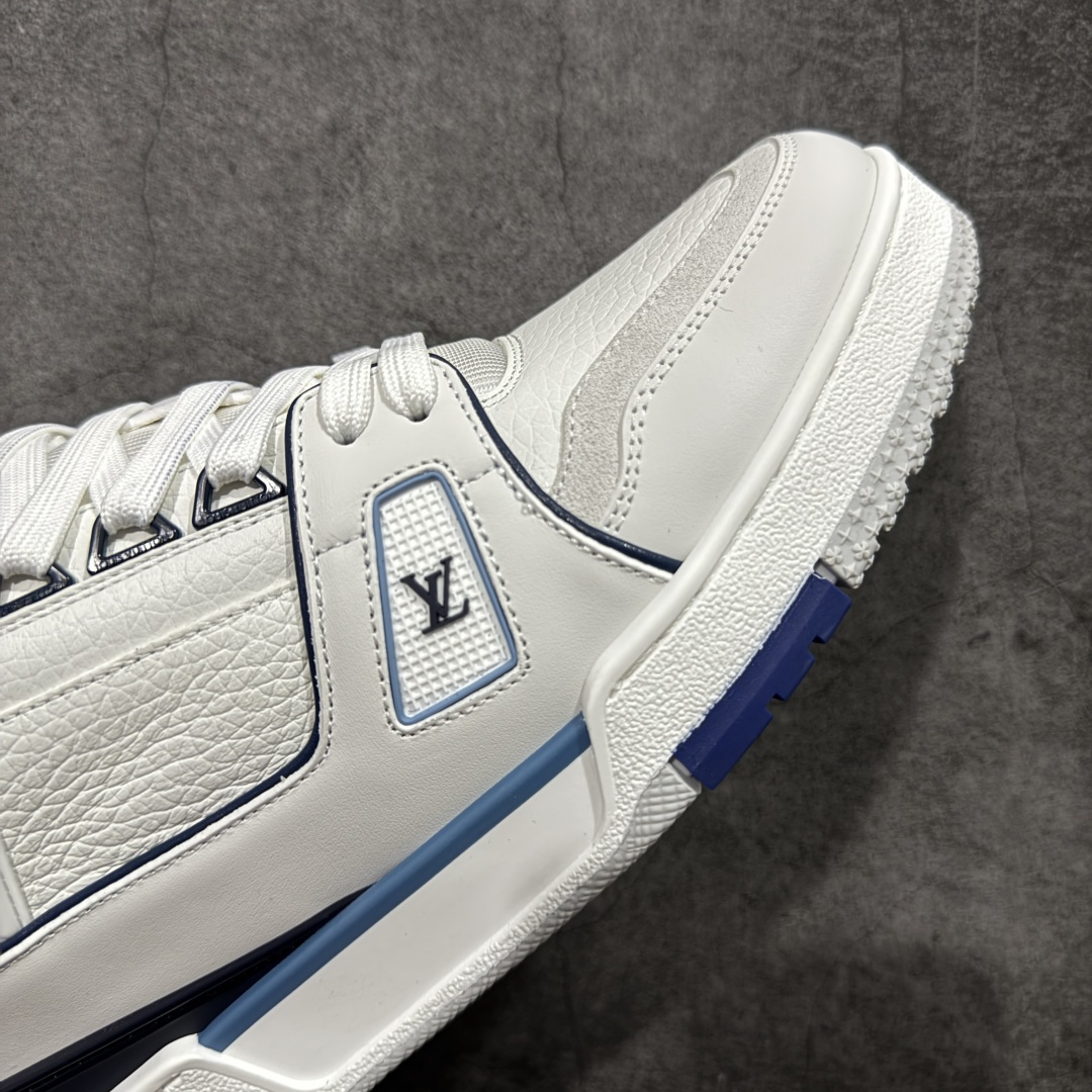 图片[6]-【天花板/Goat版】 市场最强版 没有之一的存在💪🏻 Louis Vuitton LV Trainer 系列全新版上架 手里有正品的可以对比下🆚懂货的看细节‼️ 此版品质是市场从未达到的新高度！ 整体版型 皮料 牛仔布的色差 压花纹路清晰度 后跟版型等等 都可以自行对比[机智]吊打市场所有货，怒甩十条街的那种，直接来正品对比图🆚，欢迎拿市场各大工厂的货来对比！ 尺码：35-45码-选品中心