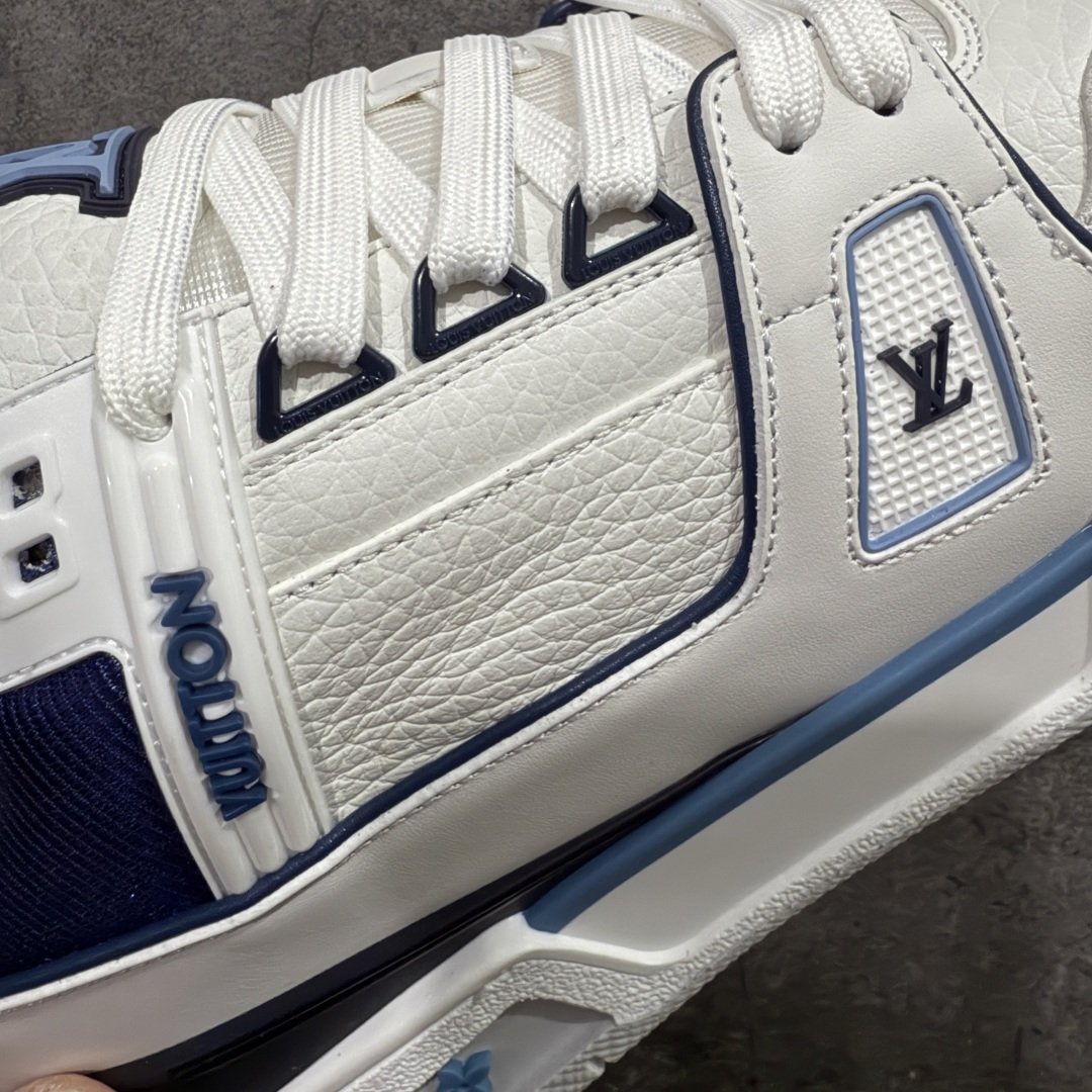 图片[4]-【天花板/Goat版】 市场最强版 没有之一的存在💪🏻 Louis Vuitton LV Trainer 系列全新版上架 手里有正品的可以对比下🆚懂货的看细节‼️ 此版品质是市场从未达到的新高度！ 整体版型 皮料 牛仔布的色差 压花纹路清晰度 后跟版型等等 都可以自行对比[机智]吊打市场所有货，怒甩十条街的那种，直接来正品对比图🆚，欢迎拿市场各大工厂的货来对比！ 尺码：35-45码-选品中心
