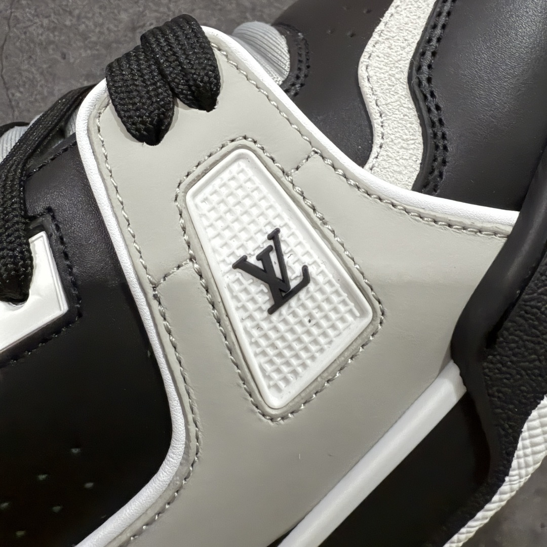 图片[5]-【天花板/Goat版】 市场最强版 没有之一的存在💪🏻 Louis Vuitton LV Trainer 系列全新版上架 手里有正品的可以对比下🆚懂货的看细节‼️ 此版品质是市场从未达到的新高度！ 整体版型 皮料 牛仔布的色差 压花纹路清晰度 后跟版型等等 都可以自行对比[机智]吊打市场所有货，怒甩十条街的那种，直接来正品对比图🆚，欢迎拿市场各大工厂的货来对比！ 尺码：35-45码-选品中心