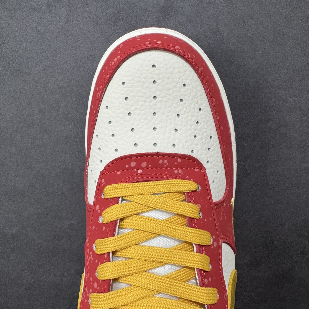 图片[8]-【定制版】高端定制Nike Air Force 1 \’07 Low “马年限定联名——白红金泼墨”鞋身侧面印有金色“2026”字样与祥云纹样 # 定制鞋盒 高端定制 低帮休闲板鞋 大厂纯原品质出货 超高清洁度 皮料切割干净无任何毛边 细节完美 货号：DF0188-131 尺码：36 36.5 37.5 38 38.5 39 40 40.5 41 42 42.5 43 44 44.5 45-选品中心