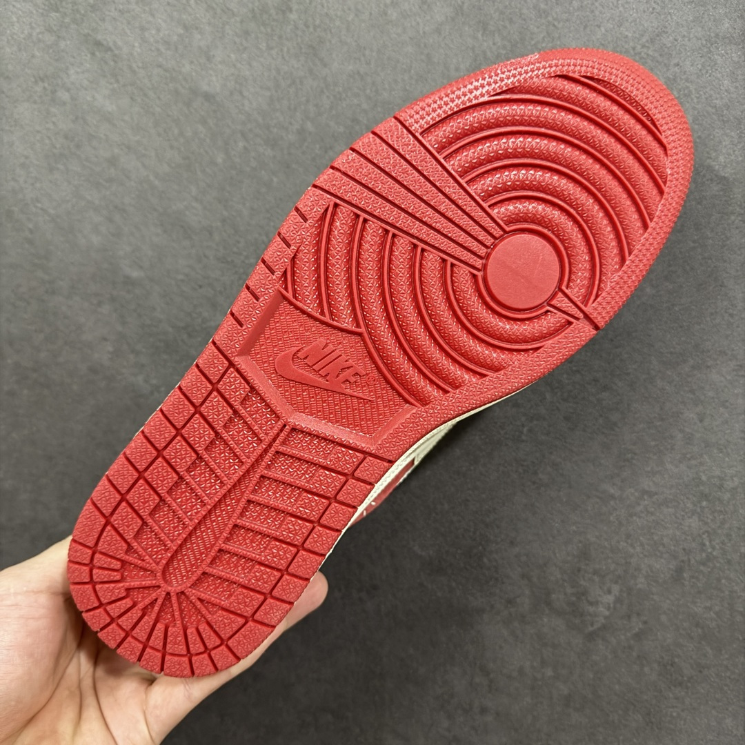 图片[9]-【定制版】联名王炸！AIR JORDAN 1倒钩 马年联名款太顶了！红白麂皮质感拉满，Supreme+北面双标加持，马年专属挂饰+2026烫金细节年味爆棚。AJ1经典低帮版型不挑脚型，气垫中底脚感超赞，潮圈稀缺款错过再无！ 货号：DM7866-123 尺码：36 36.5 37.5 38 38.5 39 40 40.5 41 42 42.5 43 44 44.5 45-选品中心