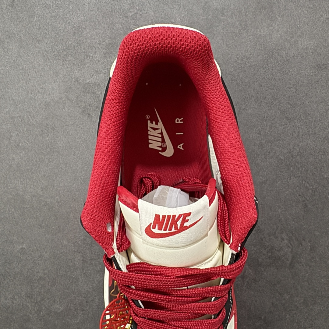 图片[7]-【定制版】Nike Air Force 1 Low 07 蛇年收尾接丙午马年，这双以白红为主色，辅以深邃黑与炽热红，将两大品牌的标志性元素完美融合。每一处细节都诉说着不凡的出身，让你在迈步间，轻松诠释潮流与奢华的双重魅力。 货号： KG6699-F20 尺码：36 36.5 37.5 38 38.5 39 40 40.5 41 42 42.5 43 44 44.5 45-选品中心