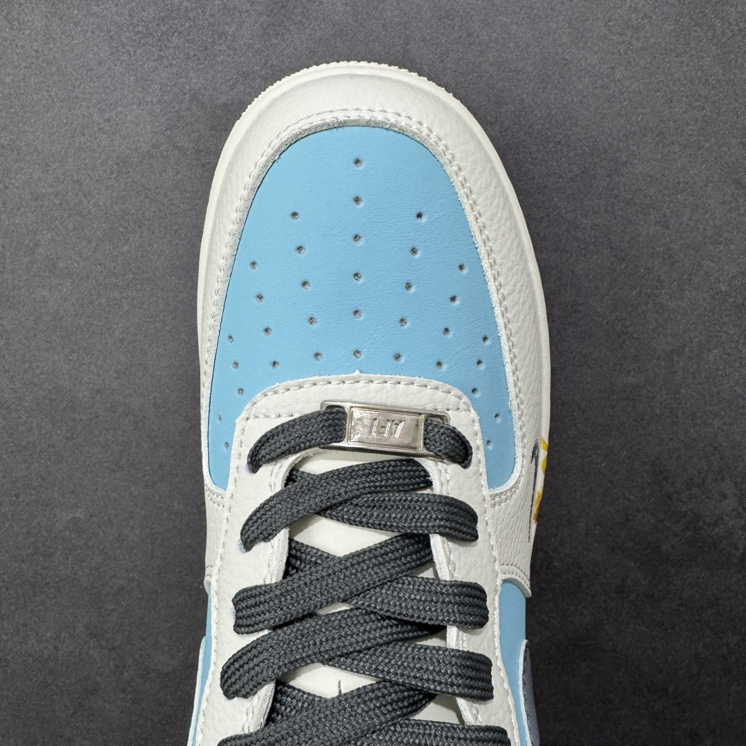 图片[8]-【定制版】马年限定~白蓝黑勾配色，细节处的精致点缀，这双Air Force 1 x 北面联名款，将街头潮流与高级质感完美融合。每一处设计都诉说着不被定义的态度，无论是日常出街还是潮流聚会，它都能成为你脚下最亮眼的存在。 货号： CS5288-726 尺码：36 36.5 37.5 38 38.5 39 40 40.5 41 42 42.5 43 44 44.5 45-选品中心