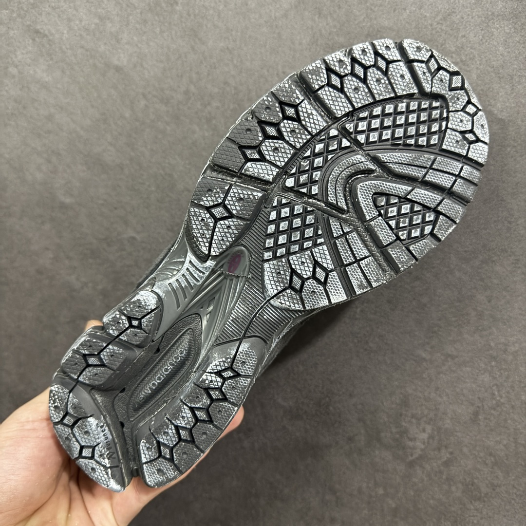 图片[9]-【FS纯原福利】New Balance NB2002R系列 最强福利 纯原封神版本 强力主推 顶级组合大底 原厂皮料 品质可对标 M/总裁版 工厂匠心打造 耗时数月开发完成 工艺极其复杂难度可想而知 新开独立私模大底（非市场一体公底）全网唯一正确六层组合大底 高端零售专供产物 相当nice 之前高价卖的产品 现在白菜价抛售 尺码：36-45 货号：M2002RDB-选品中心