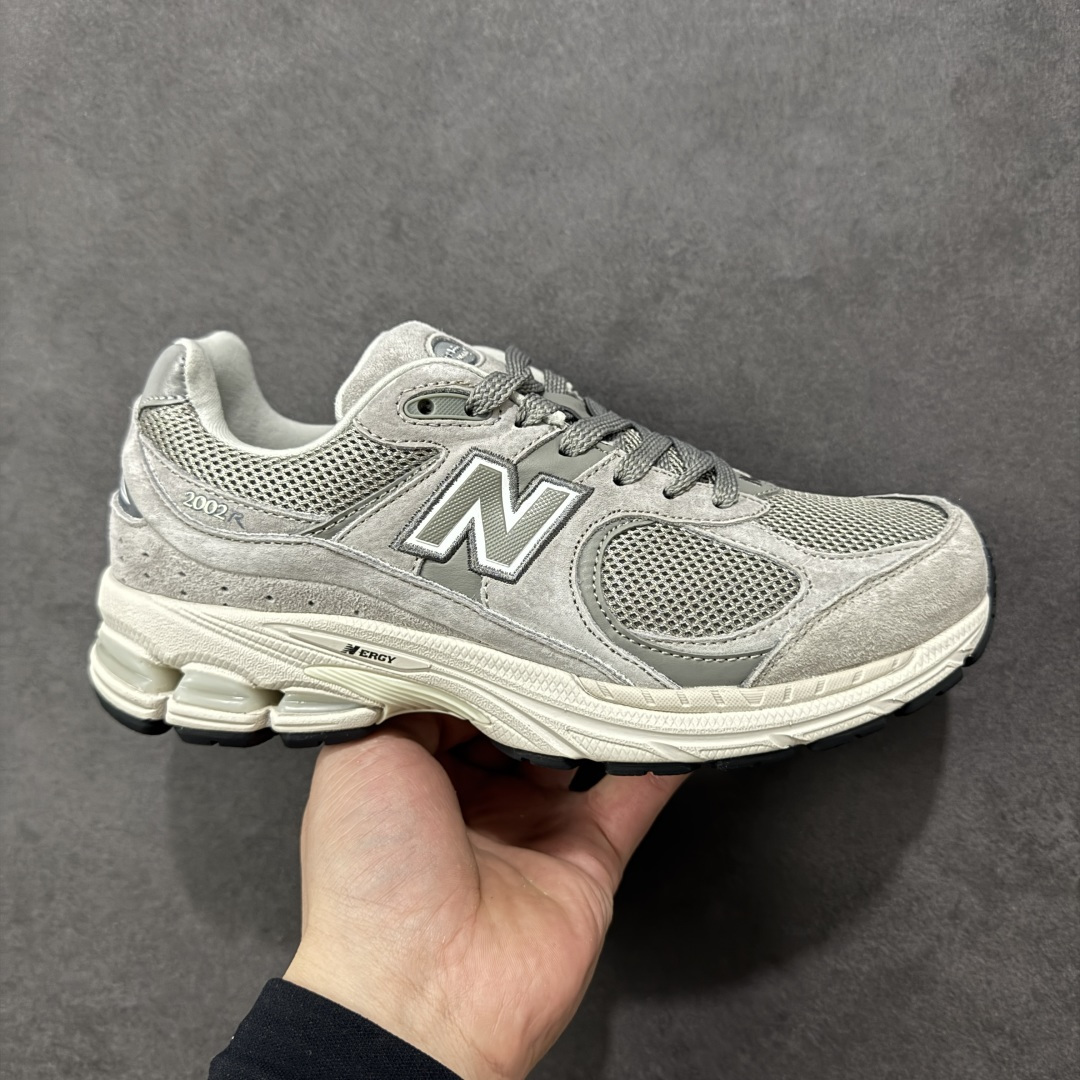 【FS纯原福利】New Balance NB2002R系列 最强福利 纯原封神版本 强力主推 顶级组合大底 原厂皮料 品质可对标 M/总裁版 工厂匠心打造 耗时数月开发完成 工艺极其复杂难度可想而知 新开独立私模大底(非市场一体公底)全网唯一正确六层组合大底 高端零售专供产物 相当nice 之前高价卖的产品 现在白菜价抛售 尺码:36-45带半码 货号:ML2002RC-选品中心