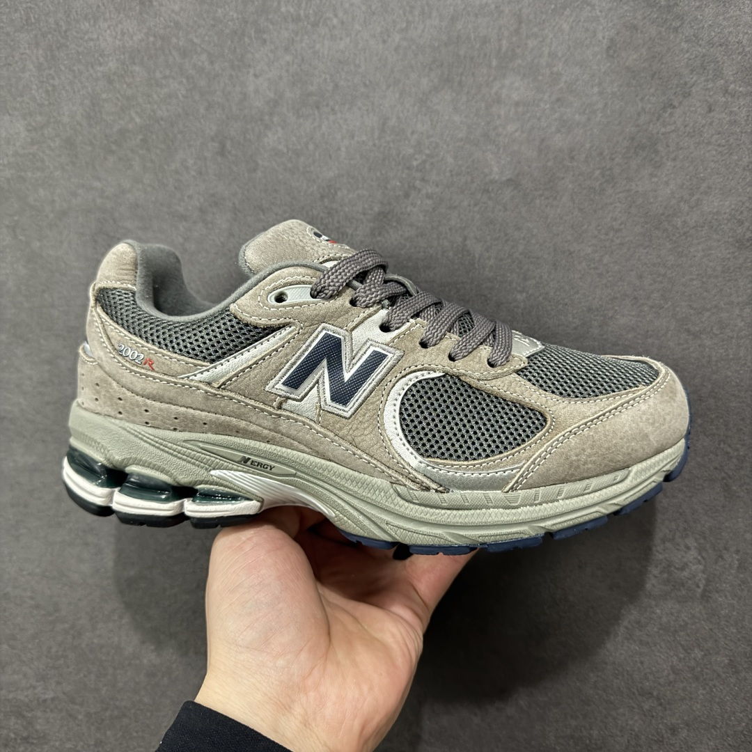 【FS纯原福利】New Balance NB2002R系列 最强福利 纯原封神版本 强力主推 顶级组合大底 原厂皮料 品质可对标 M/总裁版 工厂匠心打造 耗时数月开发完成 工艺极其复杂难度可想而知 新开独立私模大底（非市场一体公底）全网唯一正确六层组合大底 高端零售专供产物 相当nice 之前高价卖的产品 现在白菜价抛售 尺码：36-45带半码 货号：ML2002RA-选品中心