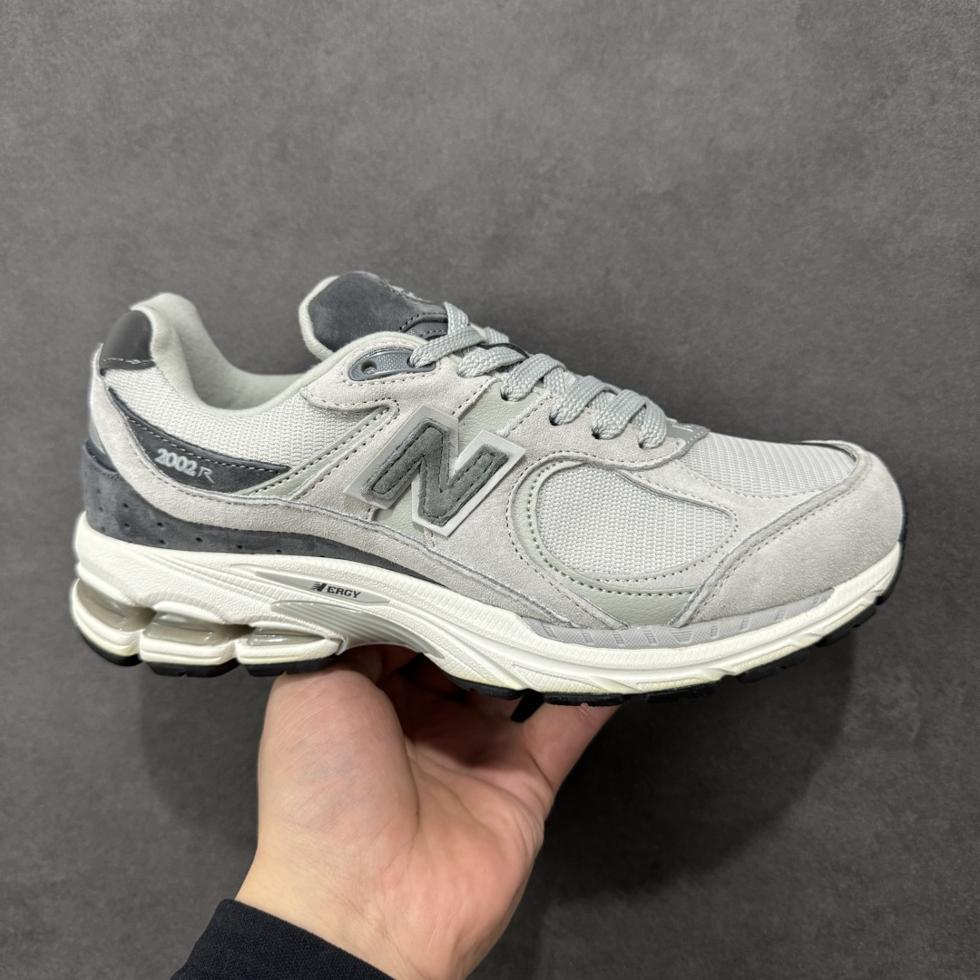 【FS纯原福利】New Balance NB2002R系列 最强福利 纯原封神版本 强力主推 顶级组合大底 原厂皮料 品质可对标 M/总裁版 工厂匠心打造 耗时数月开发完成 工艺极其复杂难度可想而知 新开独立私模大底(非市场一体公底)全网唯一正确六层组合大底 高端零售专供产物 相当nice 之前高价卖的产品 现在白菜价抛售 尺码:36-45带半码 货号:M2002RJD-选品中心
