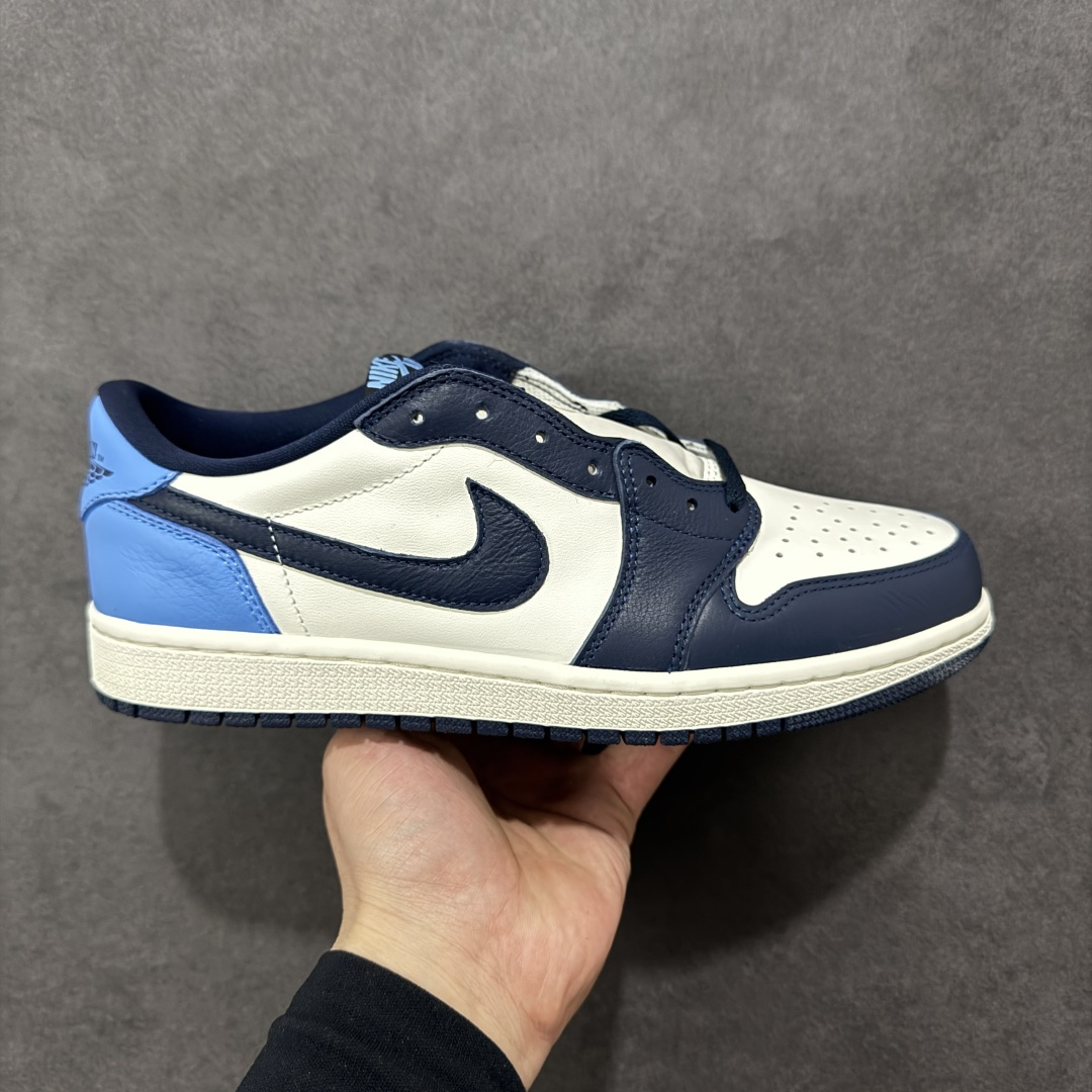 【纯原特价】AJ1低帮系列 纯头层中高端产物 市场知名版本 原市场零售4-5xx多的货! 做工 用料 细节都能经得起考验,真真正正的好货特价! 尺码36-47.5全码齐! 货号:CZ0790-400-选品中心