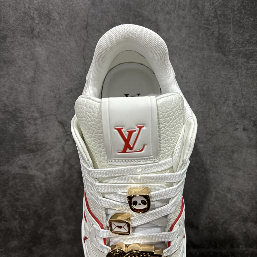 图片[8]-【XC版本】Louis Vuitton LV Trainer系列 新配色入库上架 邮轮限定白红 市场货一堆的东西没必要做文案吹嘘 实拍如图 所见即所得 细节细揣摩 让你感受真正的好货 尺码： 39 40 41 42 43 44 45 46-选品中心