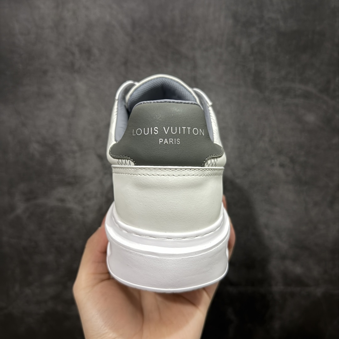 图片[4]-【广东纯原版】LOUIS VUITTON Beverly Hills 牛皮革 圆头系带 低帮 板鞋 男款 配件抽屉礼盒 盒中盒 防尘布袋 身份卡 小票 塑造优雅鞋面橡胶外底厚实而不失轻盈，其上点缀路易威登标识压纹。加衬内底和科技内衬再度升级舒适体验。意大利进口小牛皮内里高档舒适， 小牛真皮内里贴附PU超软脚感乳胶鞋垫 尺码：39 40 41 42 43 44 45-选品中心