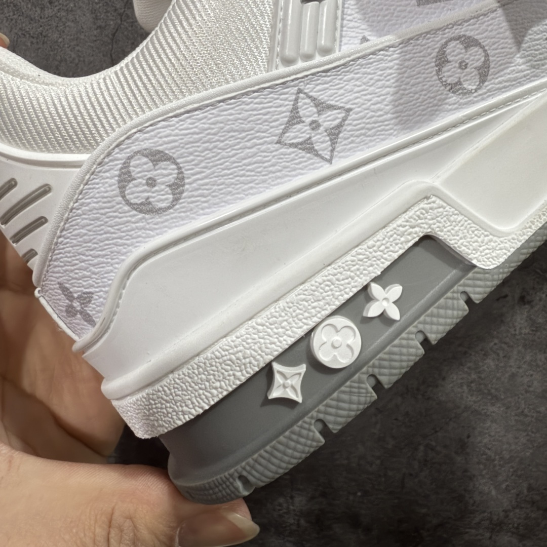 图片[3]-【XC版本】Louis Vuitton LV Trainer系列 新配色入库上架 市场货一堆的东西没必要做文案吹嘘 实拍如图 所见即所得 细节细揣摩 让你感受真正的好货 尺码： 39 40 41 42 43 44 45 46-选品中心