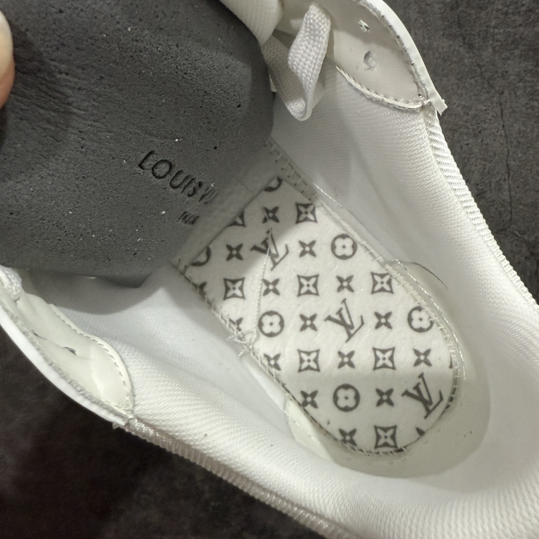 图片[8]-【XC版本】Louis Vuitton LV Trainer系列 新配色入库上架 市场货一堆的东西没必要做文案吹嘘 实拍如图 所见即所得 细节细揣摩 让你感受真正的好货 尺码： 39 40 41 42 43 44 45 46-选品中心